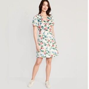 Old navy white and pink red floral linen wrap dress— short sleeve puff sleeve